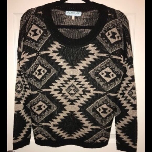 Vintage Black & Gold Geometric Sweater Boho-Chic Retro Vibes (Small) - Picture 10 of 10